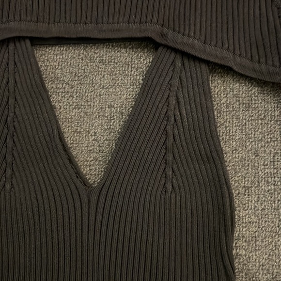 WAYF 2 piece Black V-neck Knit Long Sleeve Top 🖤 NWT XS - Picture 3 of 5